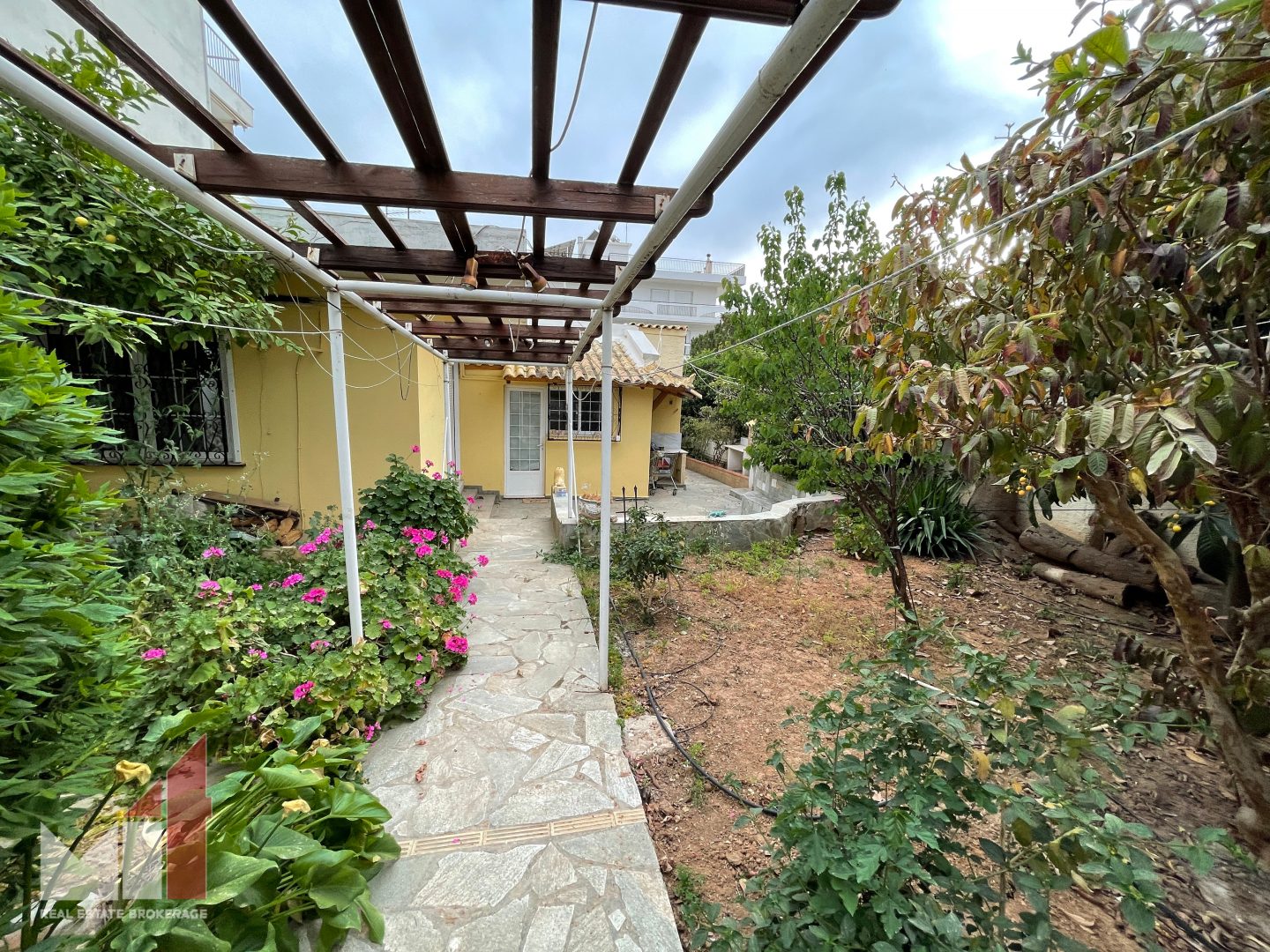 House in Voula MI4 Real Estate